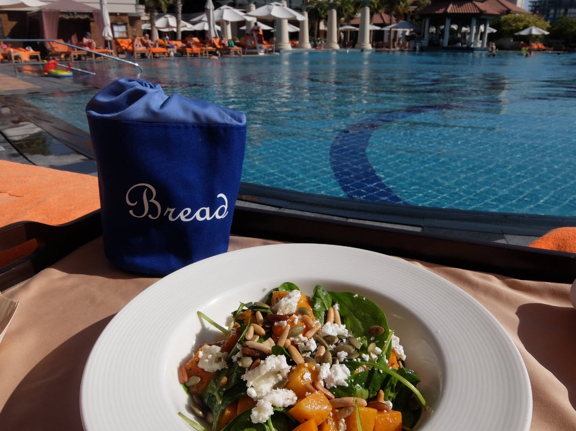 Salade au bord de la piscine Salade au bord de la piscine