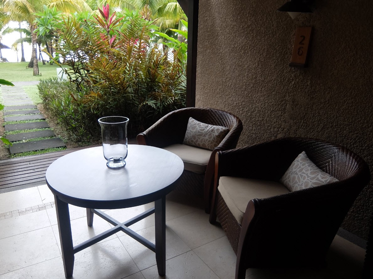 Fauteuils sur notre terrasse privative Fauteuils sur notre terrasse privative