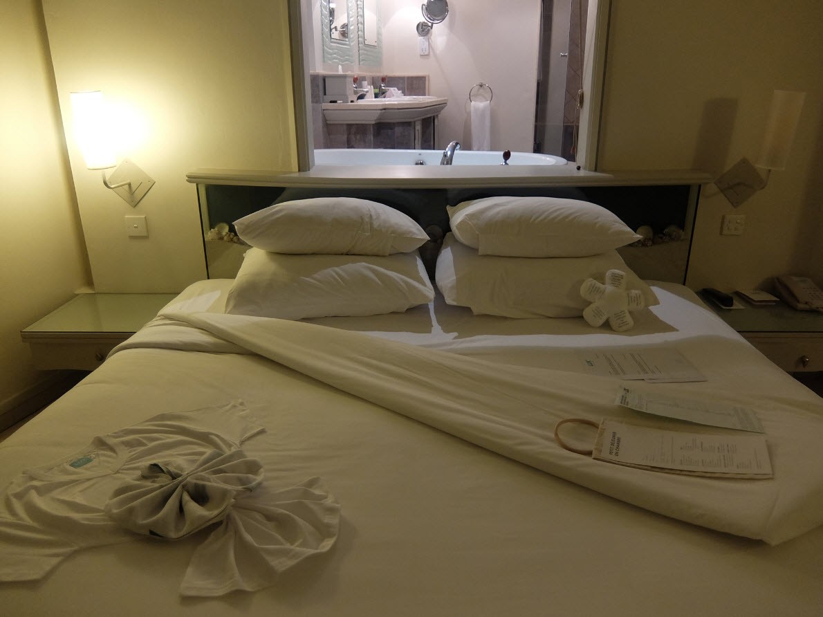Petits cadeaux sur le lit Petits cadeaux sur le lit
