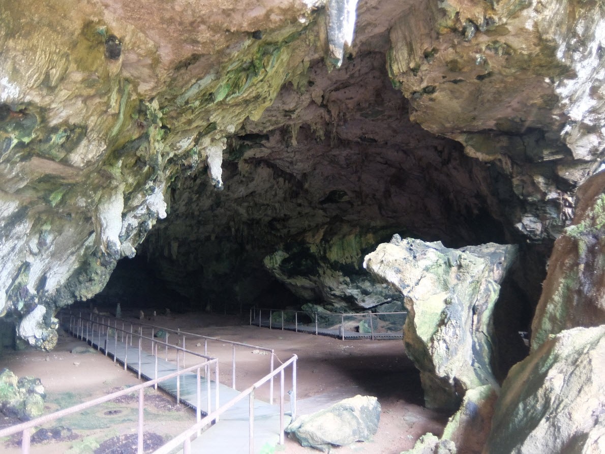Entree de la grotte Entree de la grotte