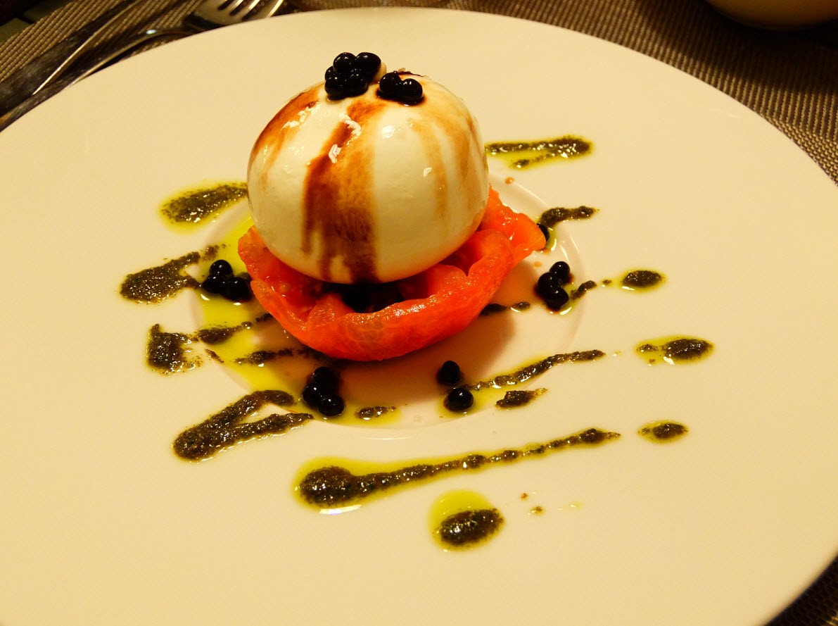 Burrata et tomate Marmande au basilic Burrata et tomate Marmande au basilic