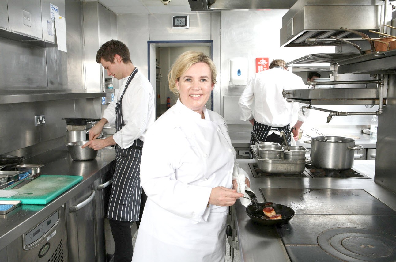 Helene Darroze en cuisine Helene Darroze en cuisine