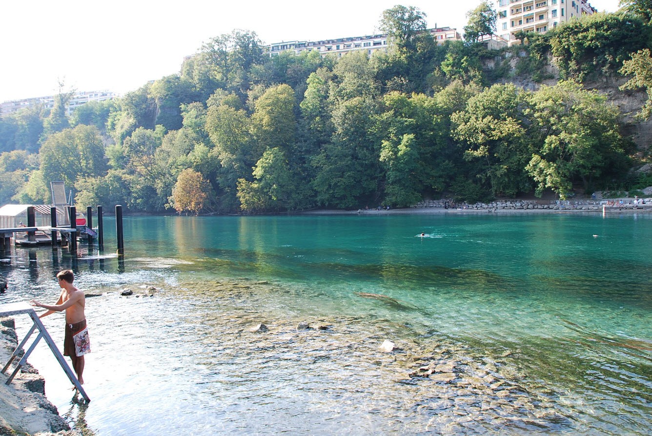 Baignade dans le Rhone Baignade dans le Rhone