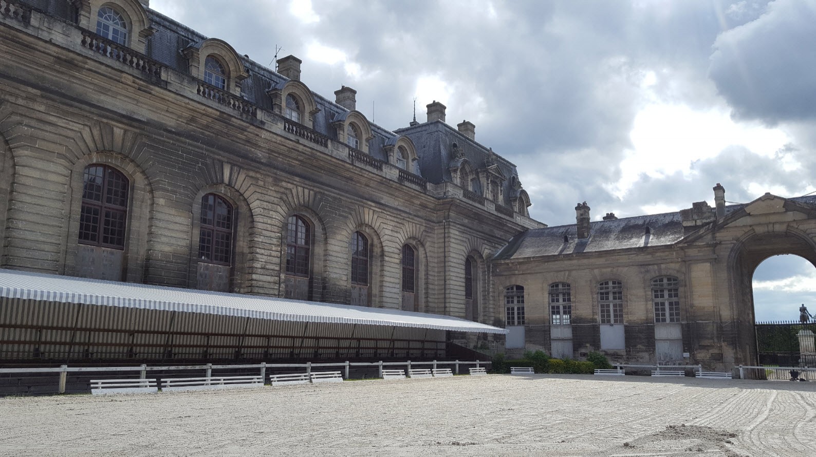 Cour des Chenils Chantilly Cour des Chenils Chantilly