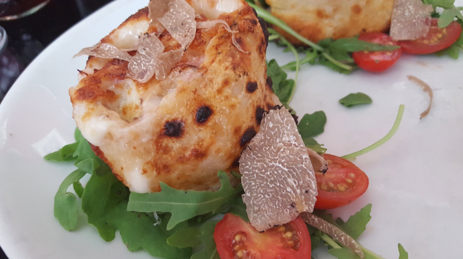 Un petale a la truffe Un petale a la truffe