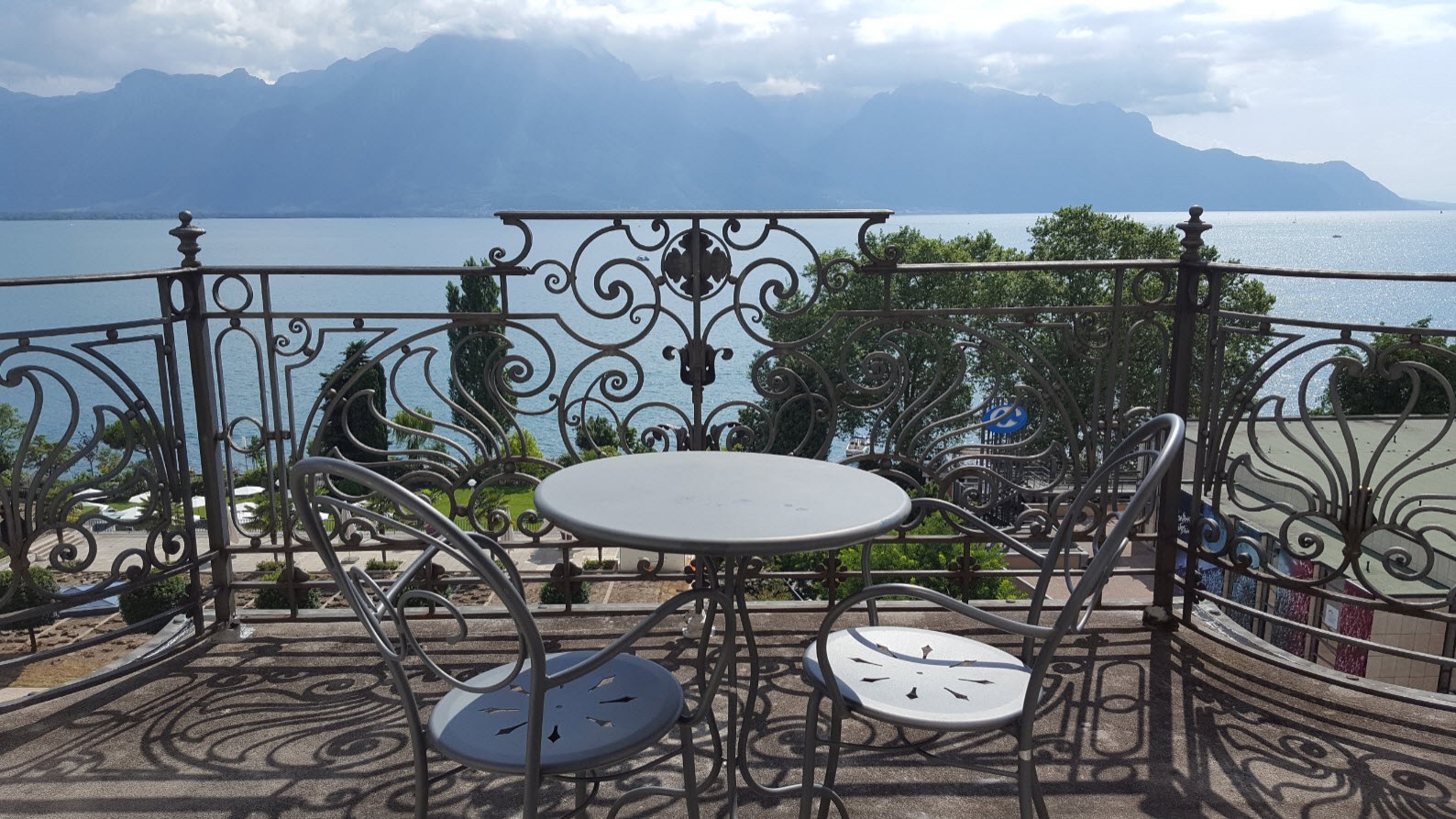 Vue lac depuis le balcon Vue lac depuis le balcon