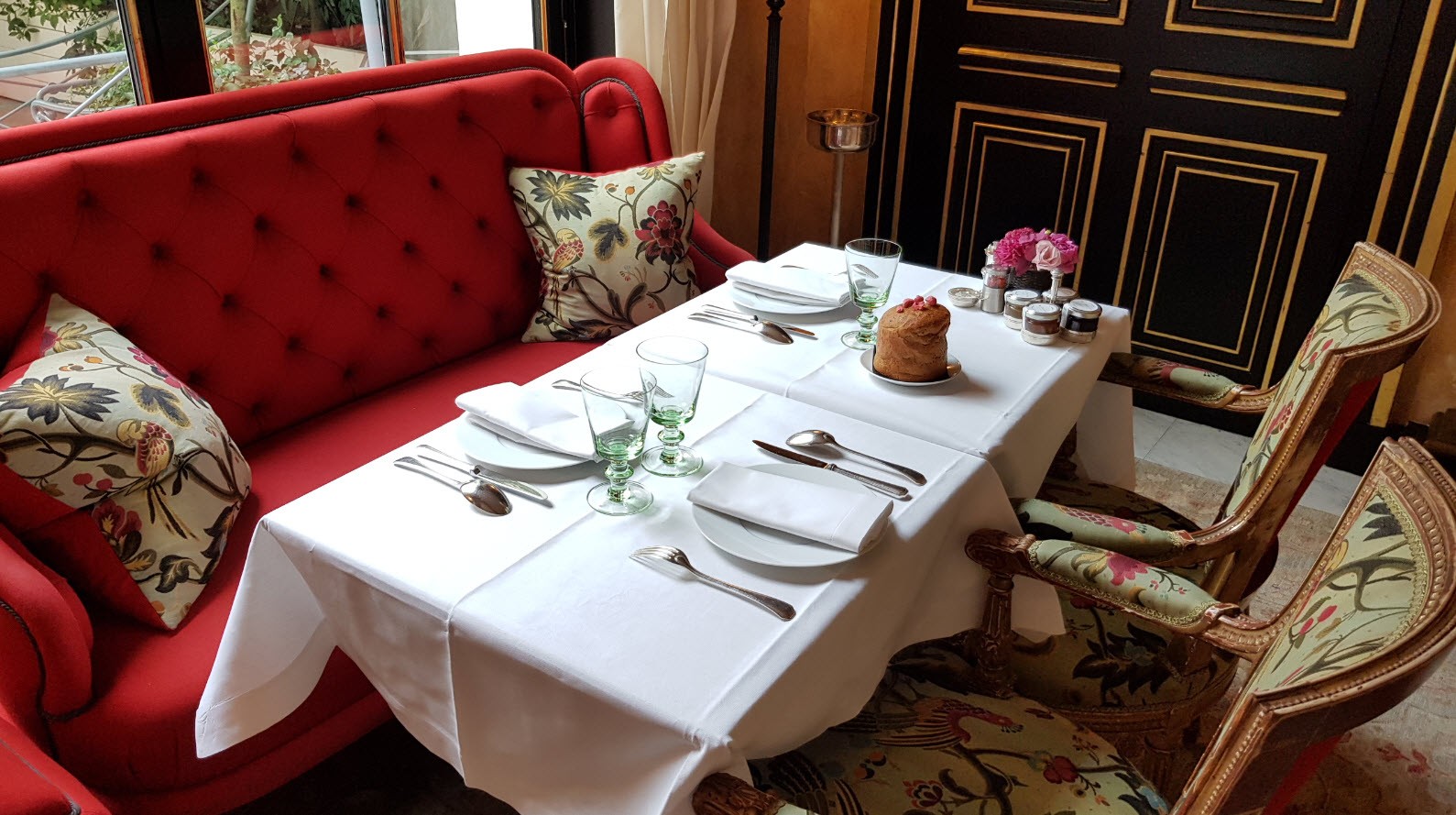 La Réserve Paris Hôtel La Réserve Paris Hôtel