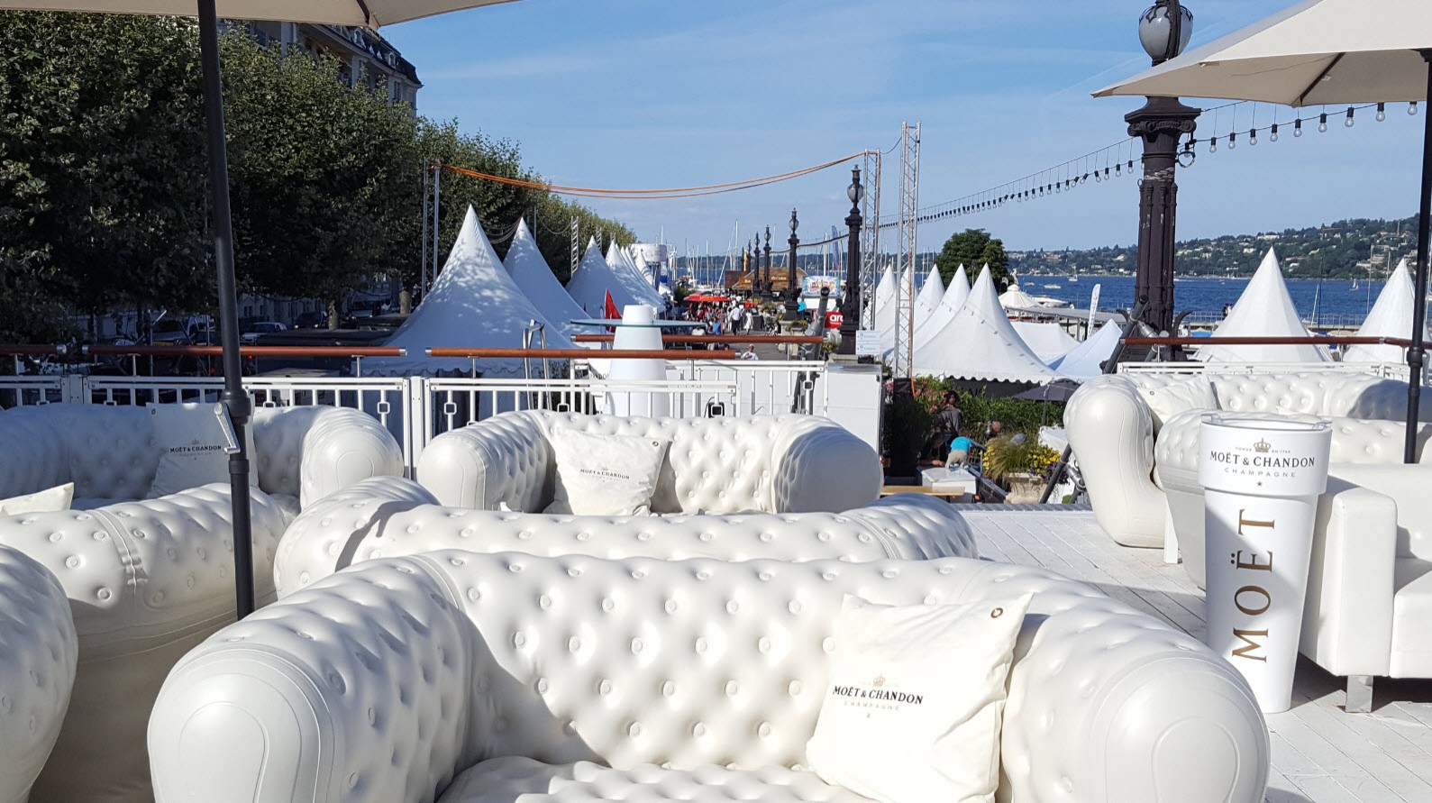 Terrasse hotel Kempinski Geneve pendant les fetes Terrasse hotel Kempinski Geneve pendant les fetes