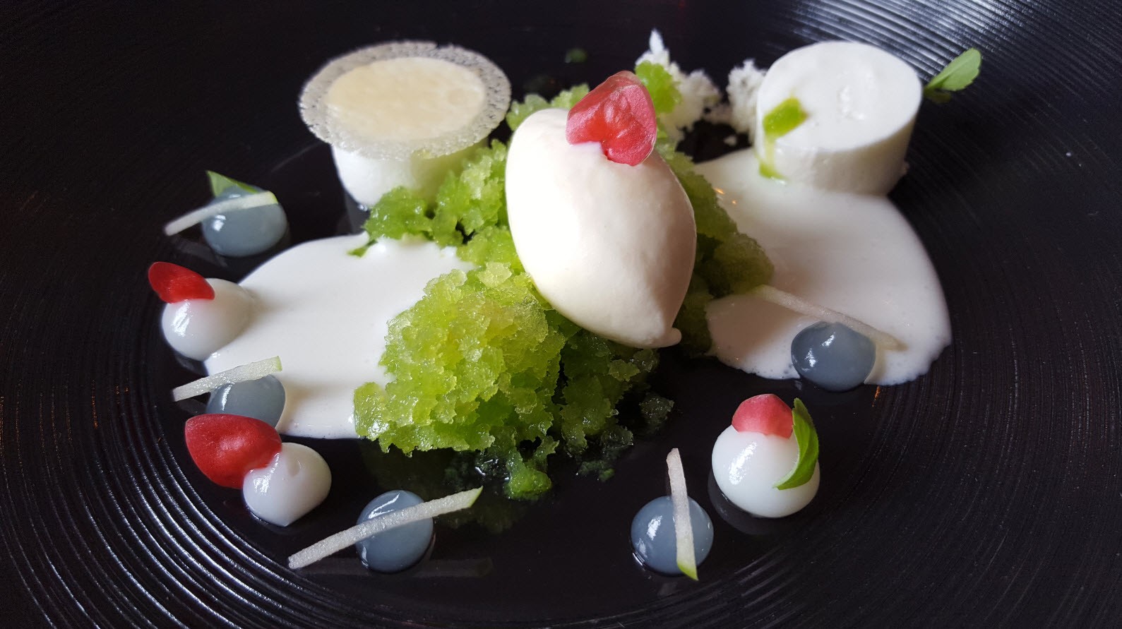 Dessert du jour au Cheval Blanc Dessert du jour au Cheval Blanc