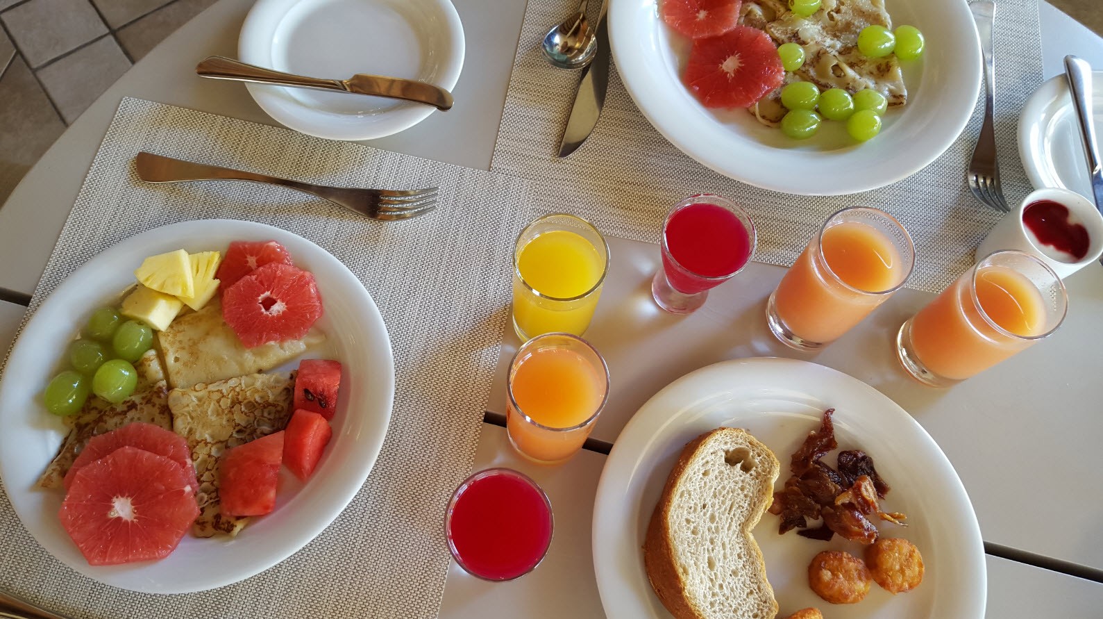Petit-dejeuner frais et colore Petit-dejeuner frais et colore