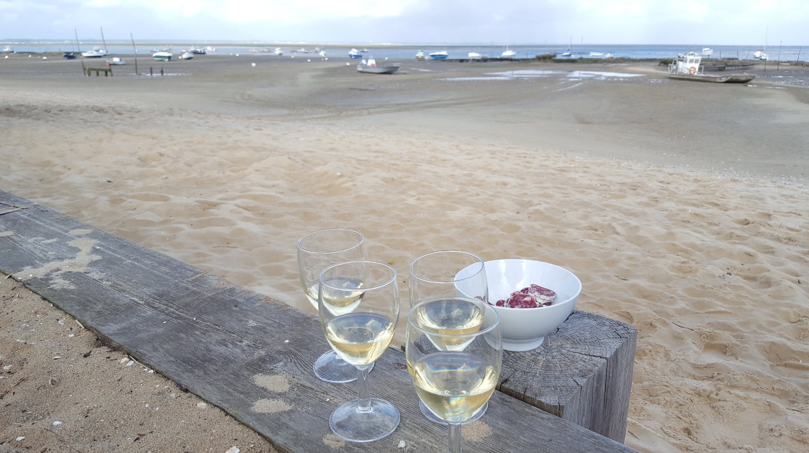 Aperitif sur la plage des Jacquets Aperitif sur la plage des Jacquets
