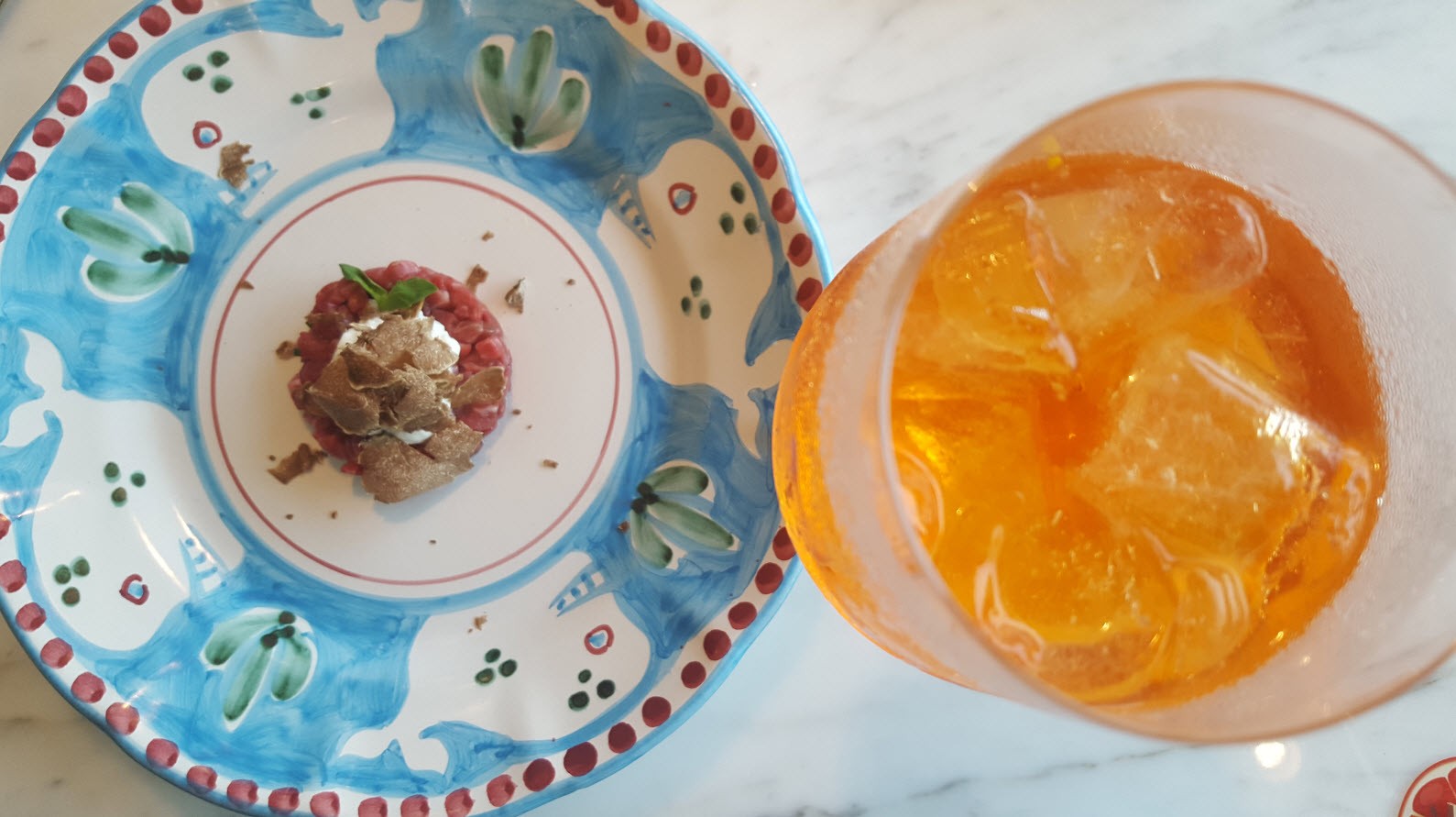 Tartare de boeuf a la truffe et Spritz Tartare de boeuf a la truffe et Spritz