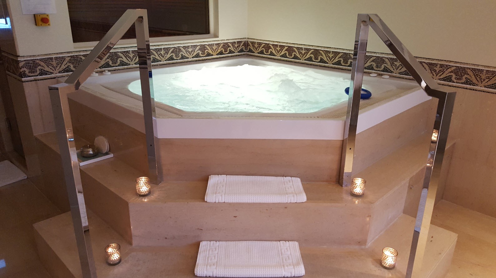 Jacuzzi et bougies Jacuzzi et bougies