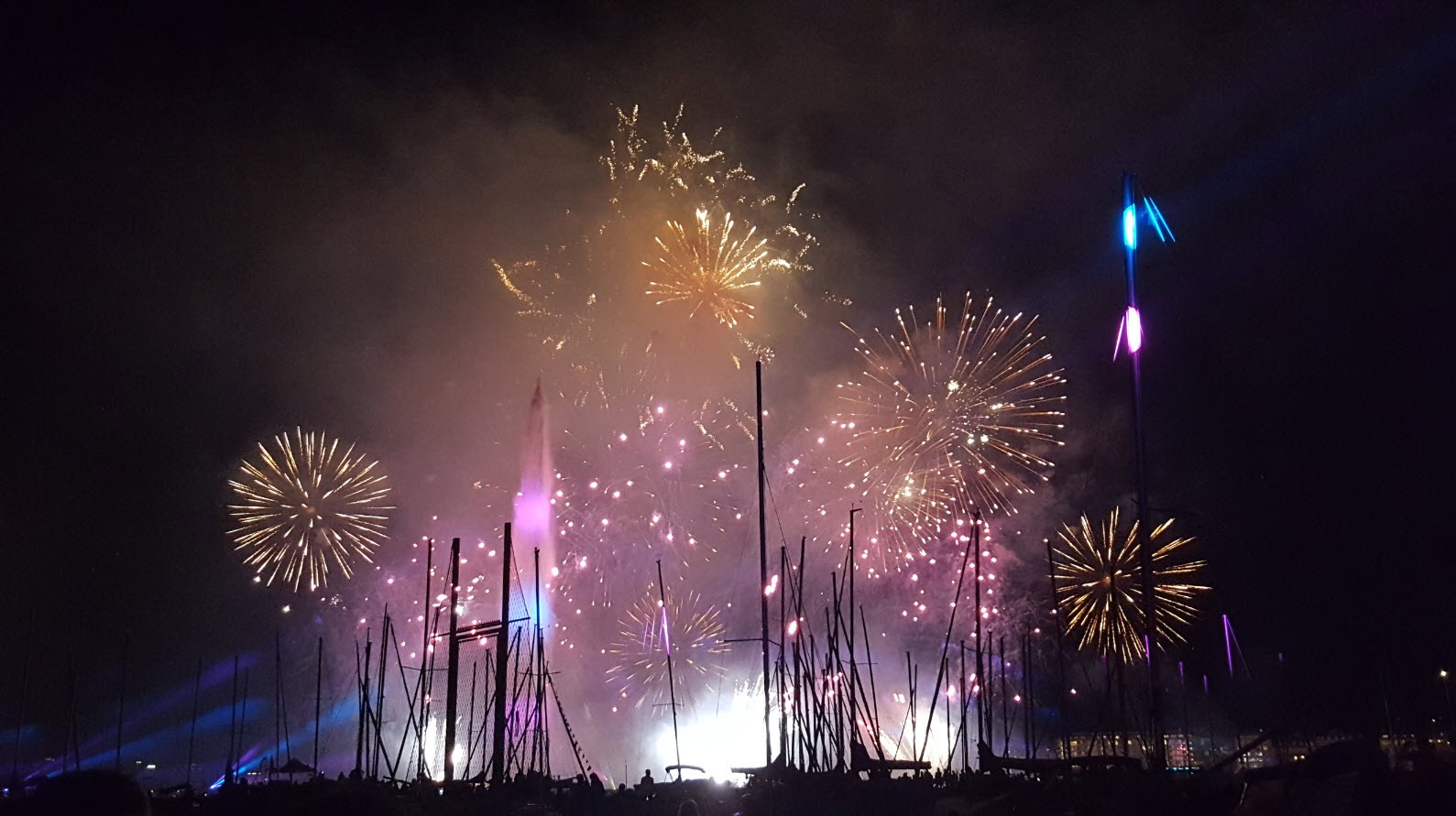 Spectacle pyrotechnique lac leman Genève Spectacle pyrotechnique lac leman Genève