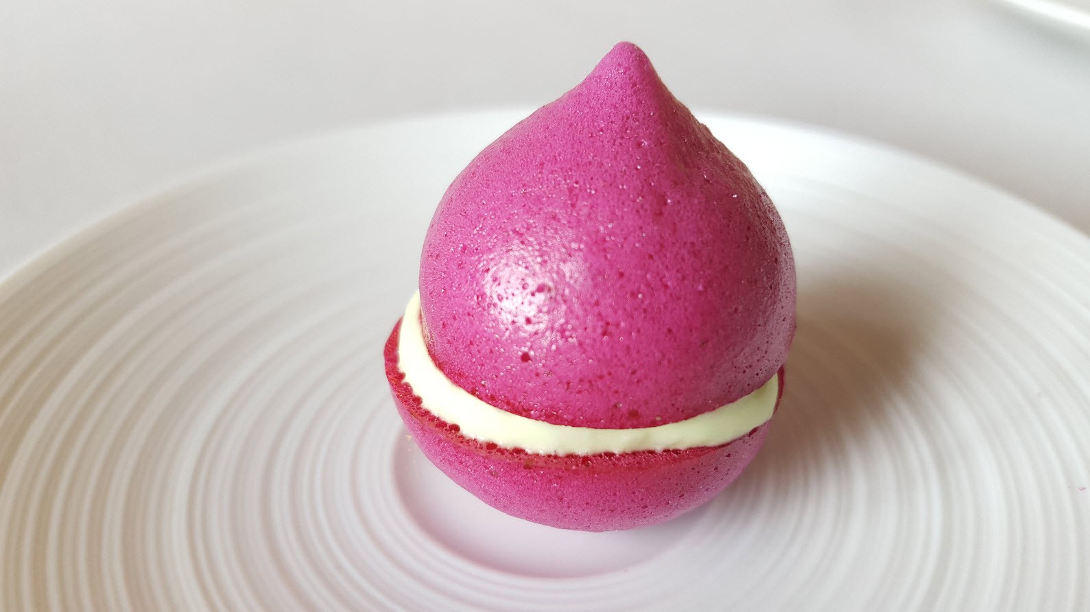 Macaron a la betterave Macaron a la betterave