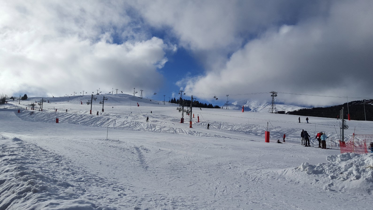 Piste devant Manali Piste devant Manali