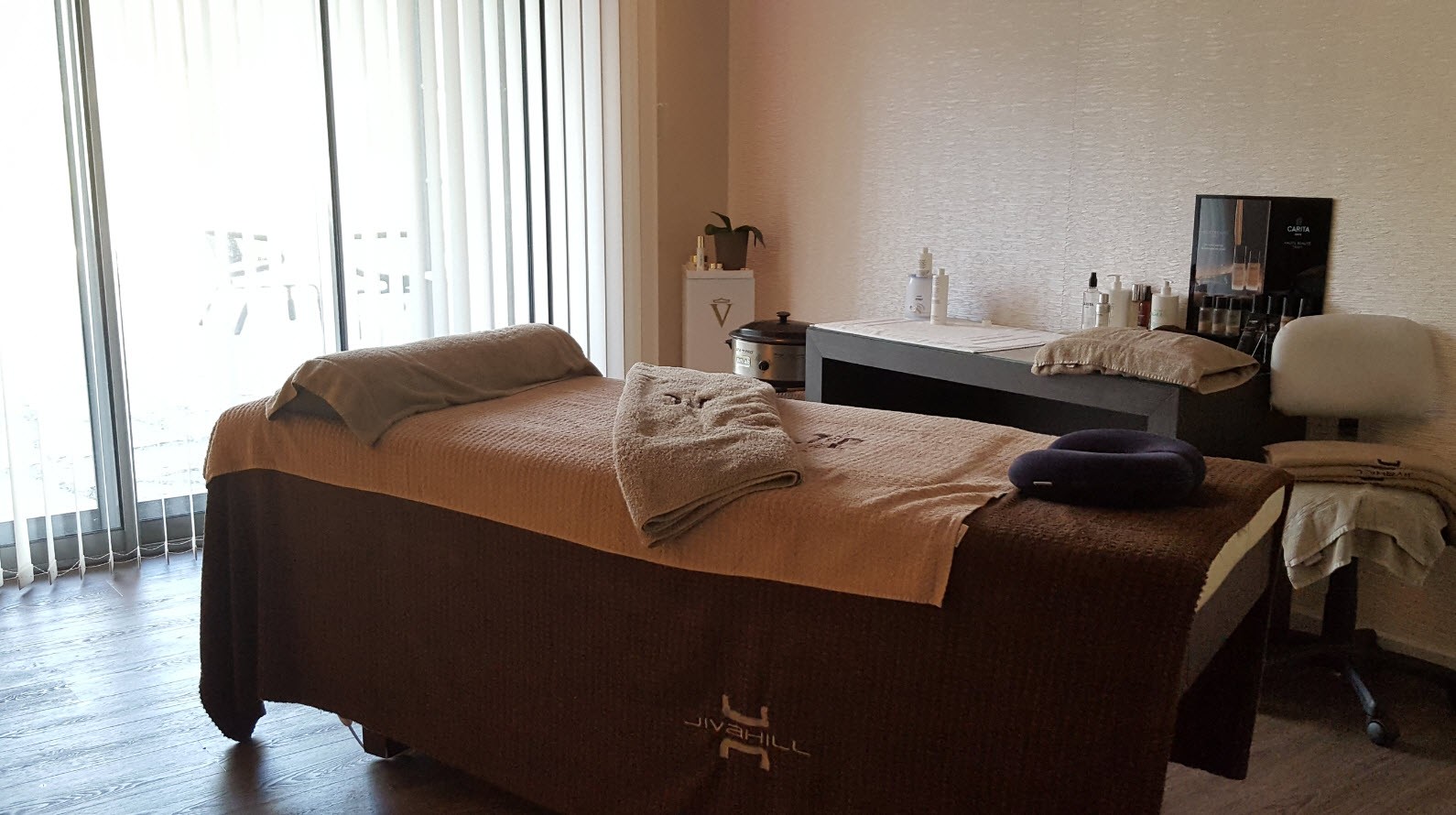 Salle de massage ouverte sur le jardin Salle de massage ouverte sur le jardin