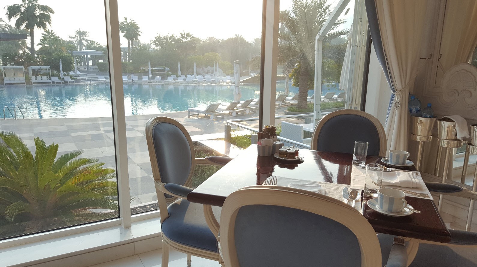 Vue sur la piscine Vue sur la piscine