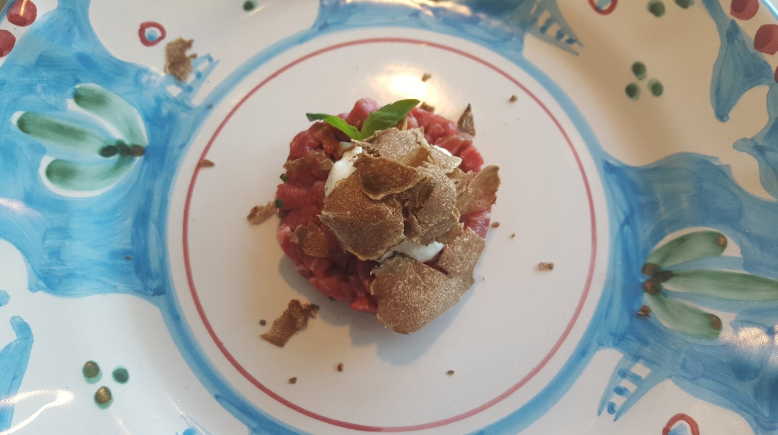 Tartare a la truffe Tartare a la truffe