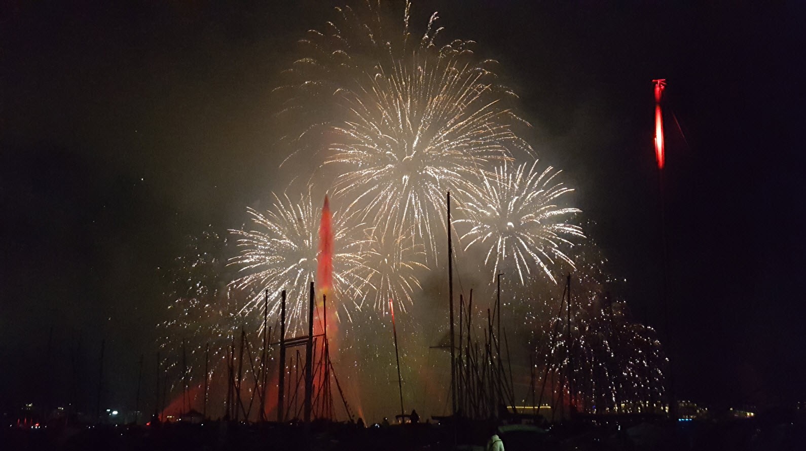Spectacle pyrotechnique lac leman Genève Spectacle pyrotechnique lac leman Genève