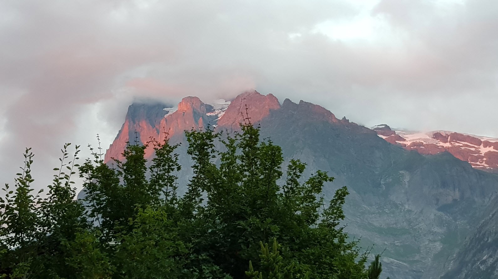 Hotel face glacier et montagne Grindelwald Hotel face glacier et montagne Grindelwald
