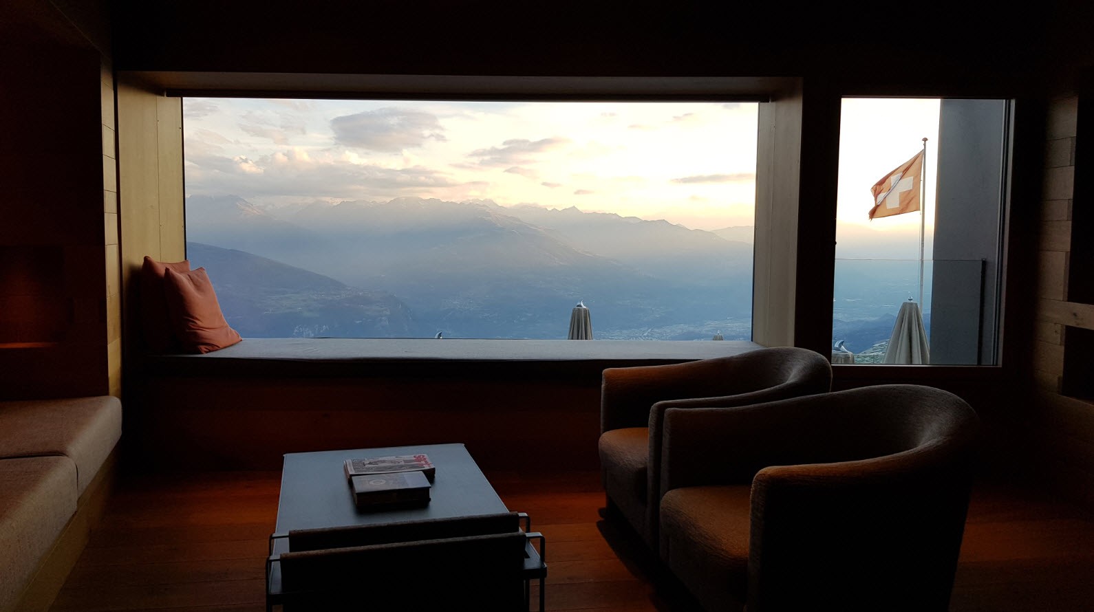 Design et vue panoramique Crans Montana Design et vue panoramique Crans Montana