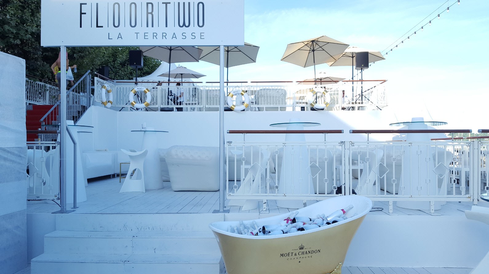 Baignoire champagne Moet et Chandon Baignoire champagne Moet et Chandon