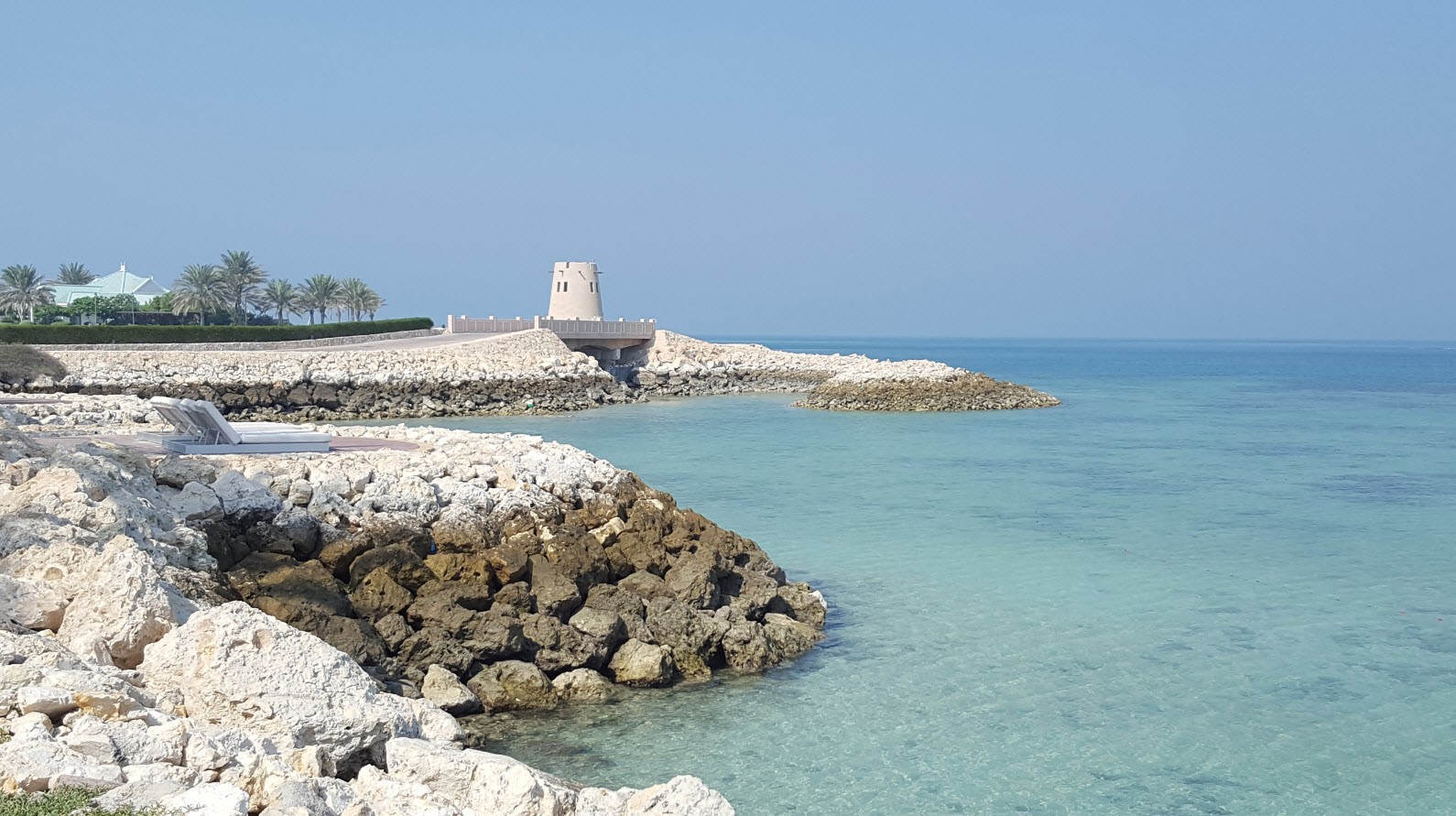 Fort et transats avec vue Fort et transats avec vue