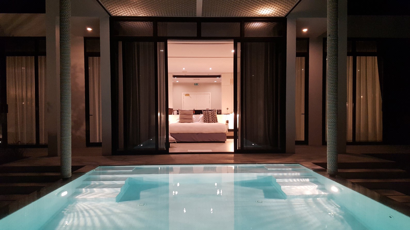 Piscine privee Beach Villa by night Piscine privee Beach Villa by night