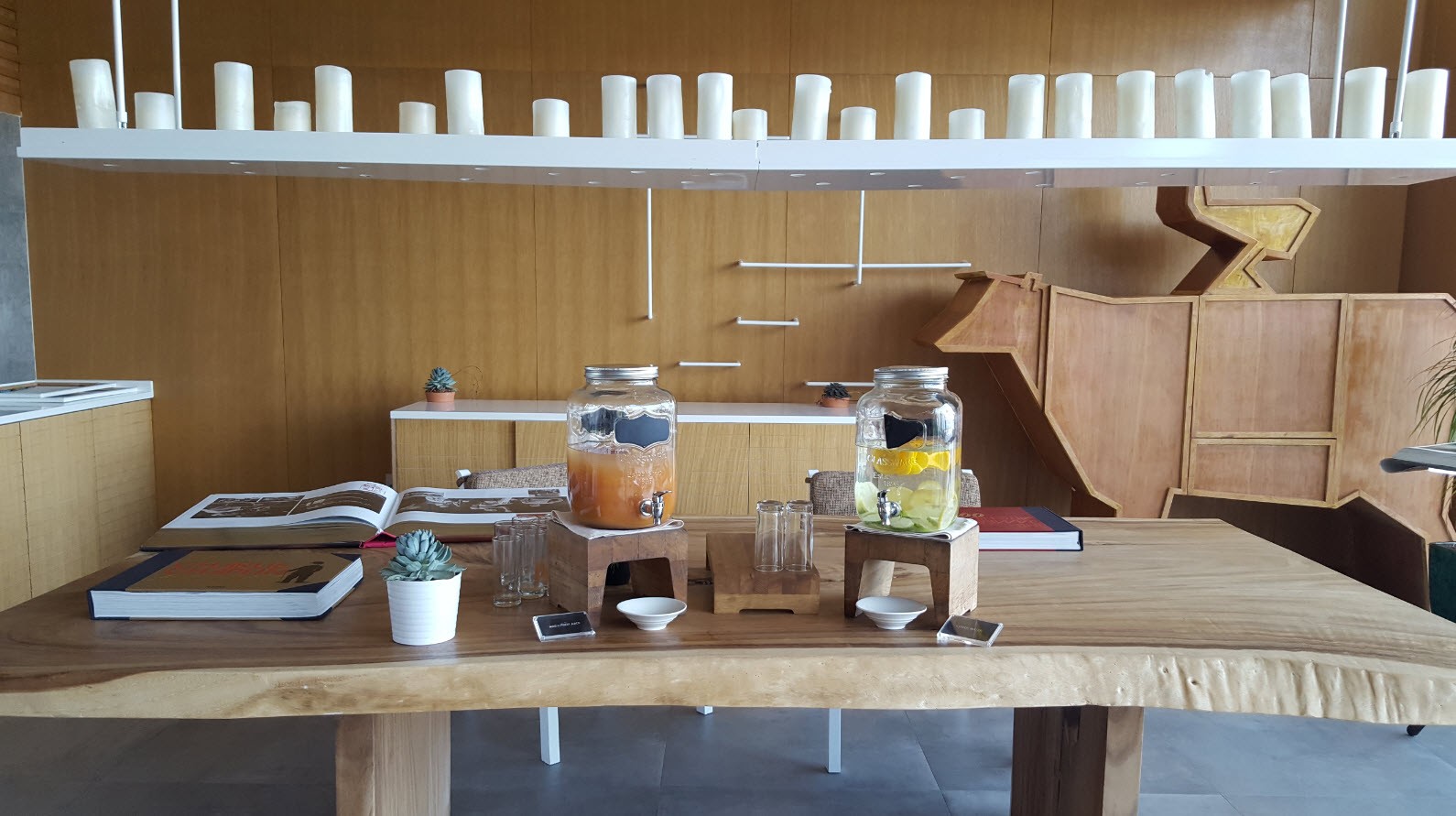 Boissons fraiches, vin, charcuterie et fromage Boissons fraiches, vin, charcuterie et fromage