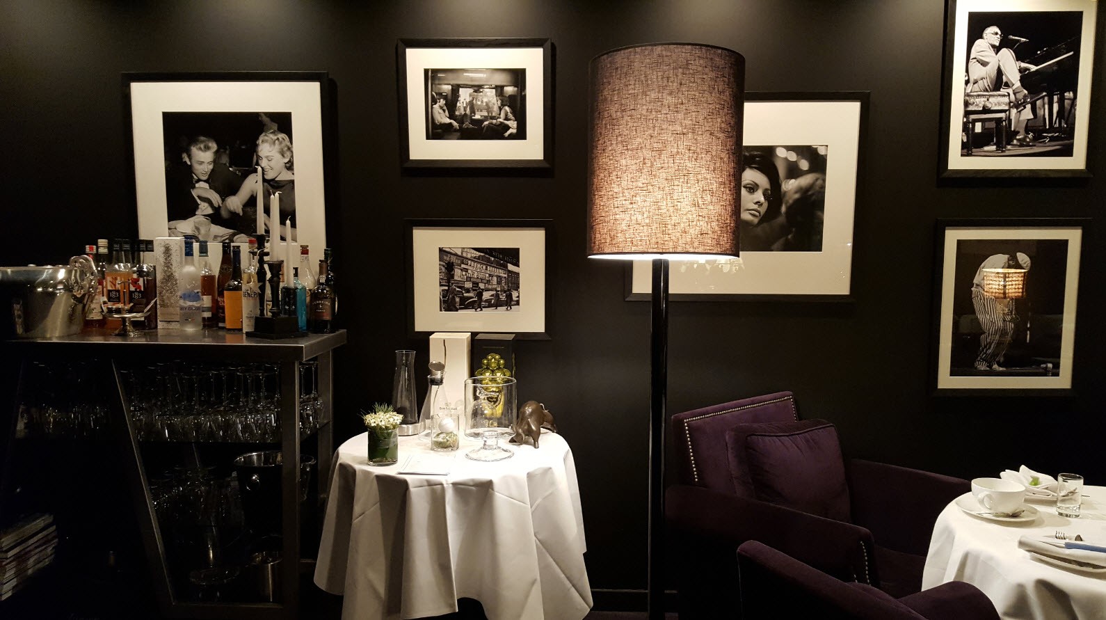 Salle de petit dejeuner Salle de petit dejeuner
