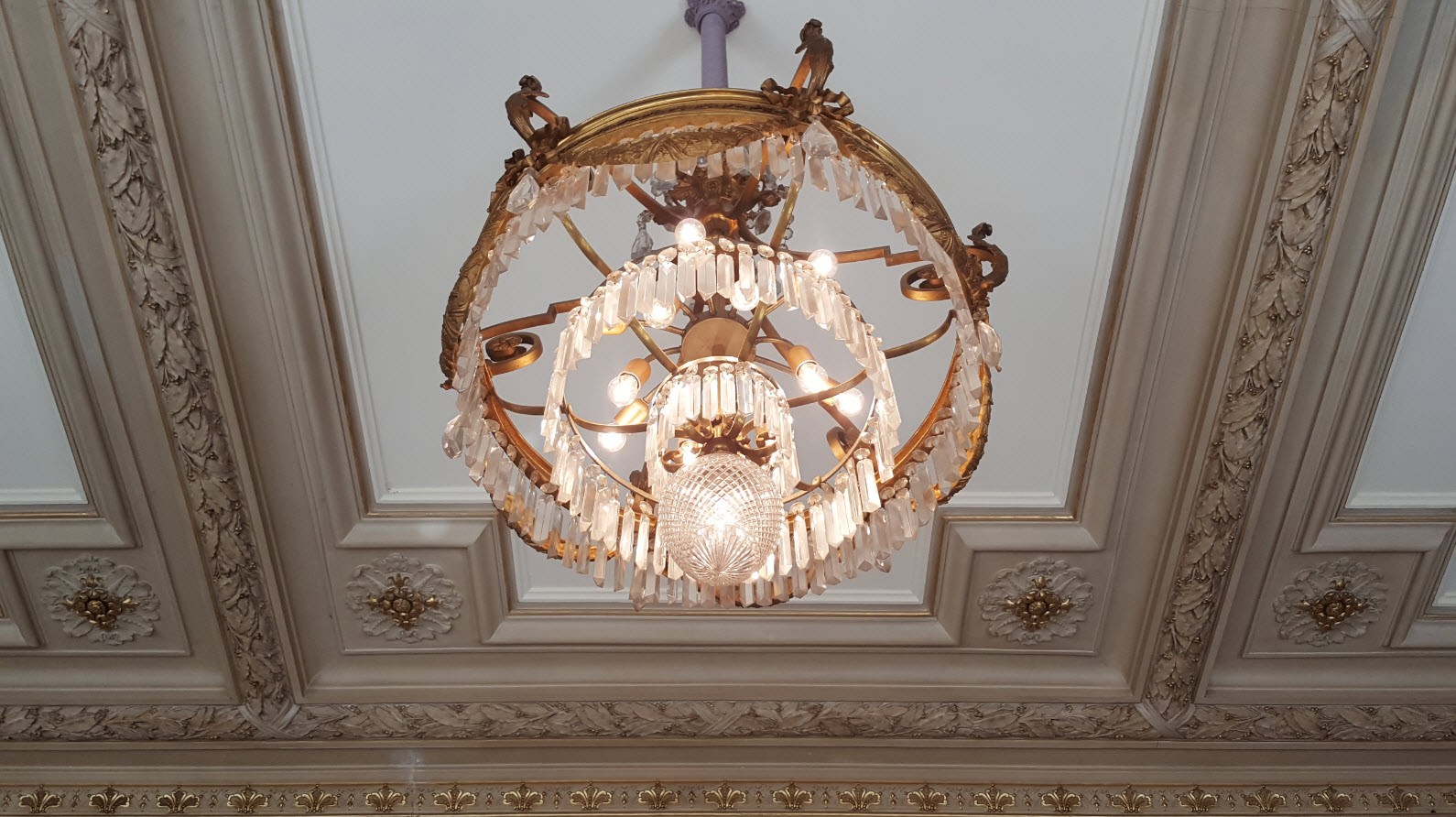 Lustre d'epoque Lustre d'epoque