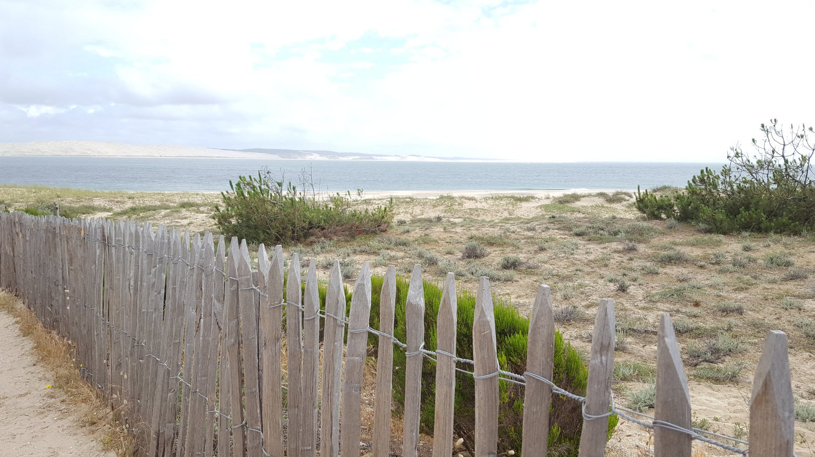 Pointe du Cap Ferret et vue sur la dune du Pyla Pointe du Cap Ferret et vue sur la dune du Pyla