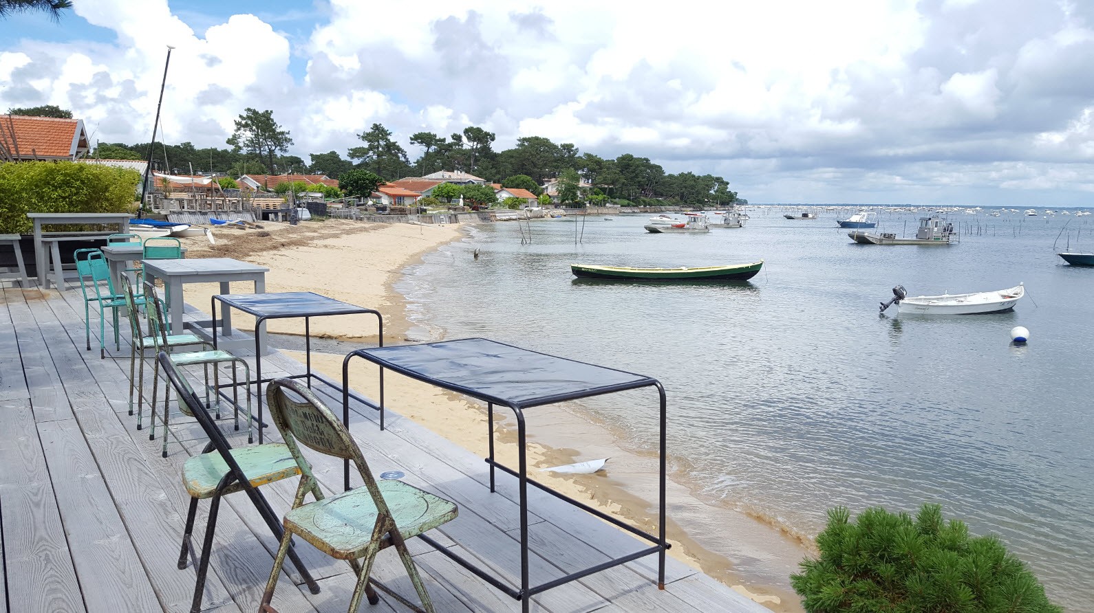 Dejeuner dans une cabane au Cap Ferret Dejeuner dans une cabane au Cap Ferret