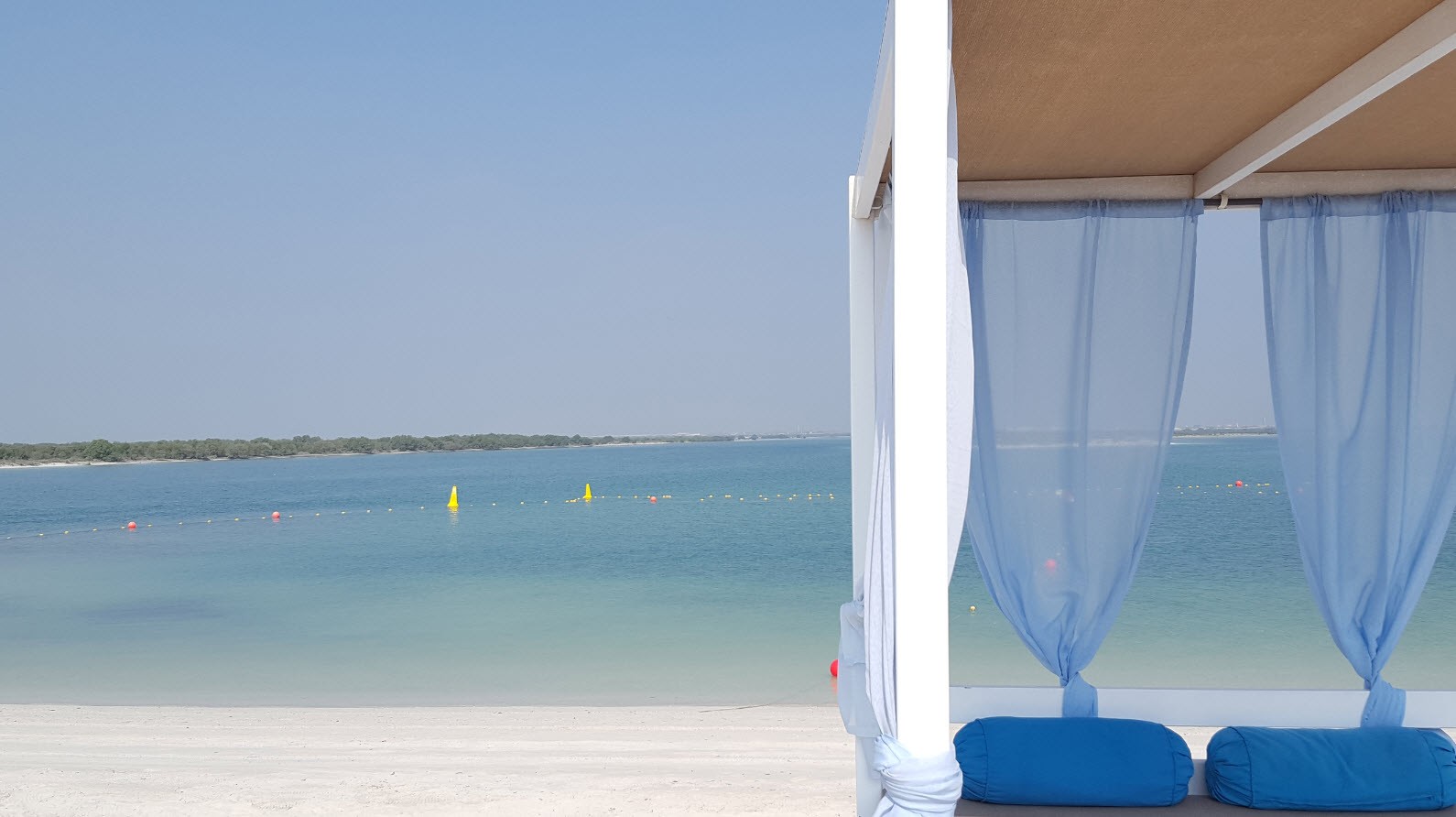 Cabana sur la plage Cabana sur la plage