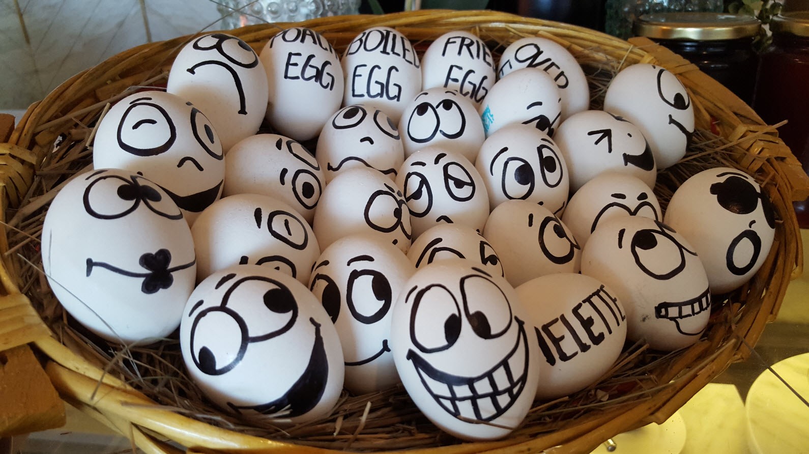 Eggs Eggs