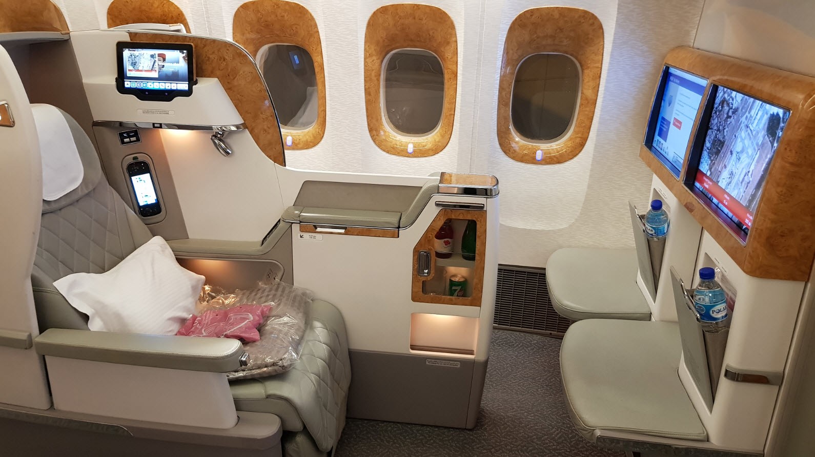 Business Class Emirates 777 Business Class Emirates 777