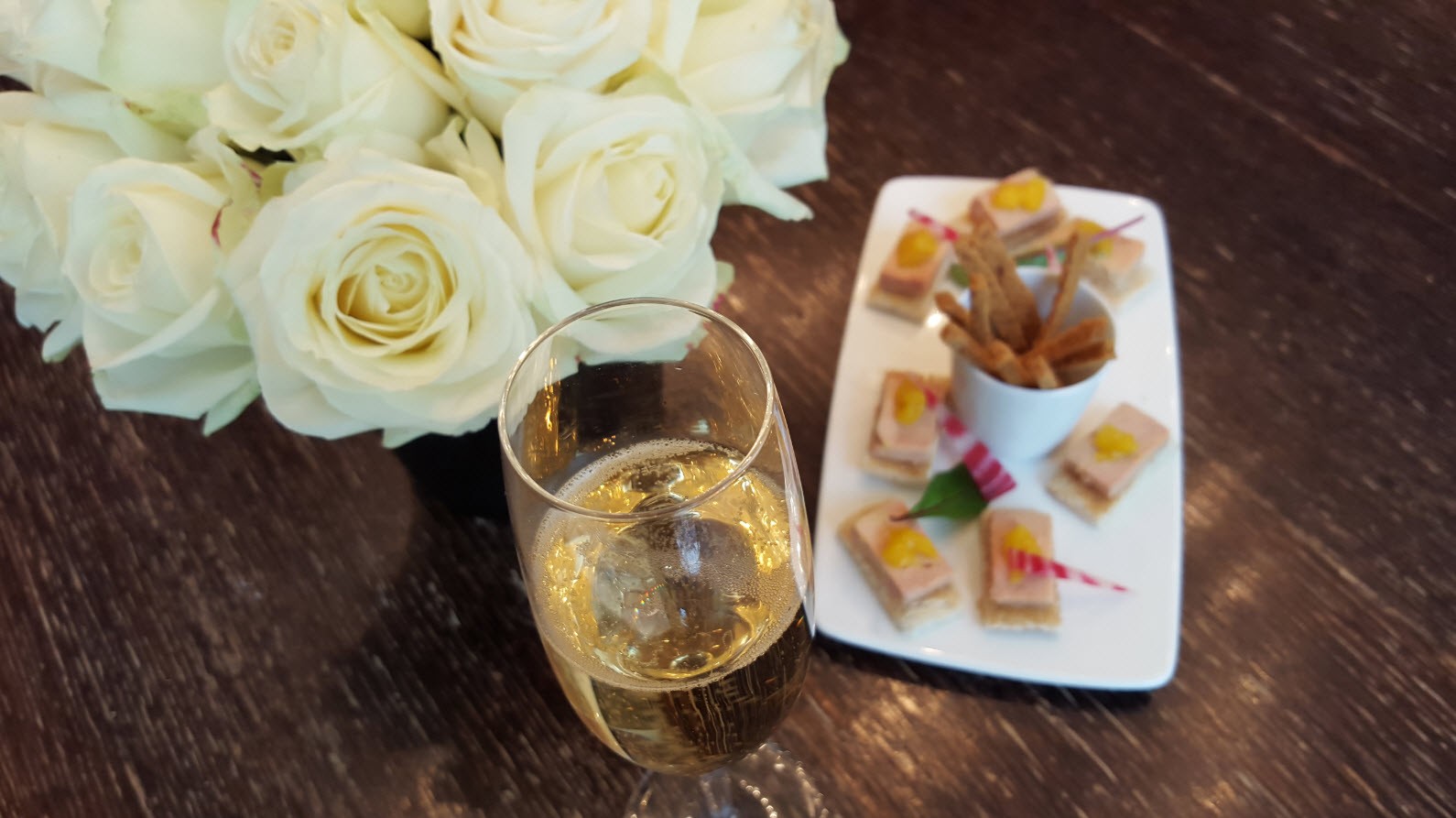 Aperitif au Champagne Aperitif au Champagne
