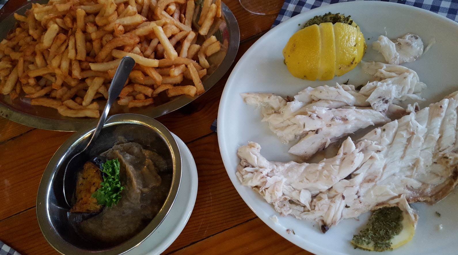 Frites allumettes et poisson exquis Frites allumettes et poisson exquis