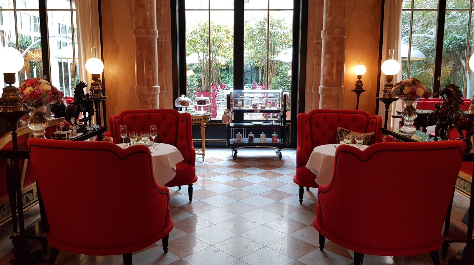 La Réserve Paris Hôtel La Réserve Paris Hôtel