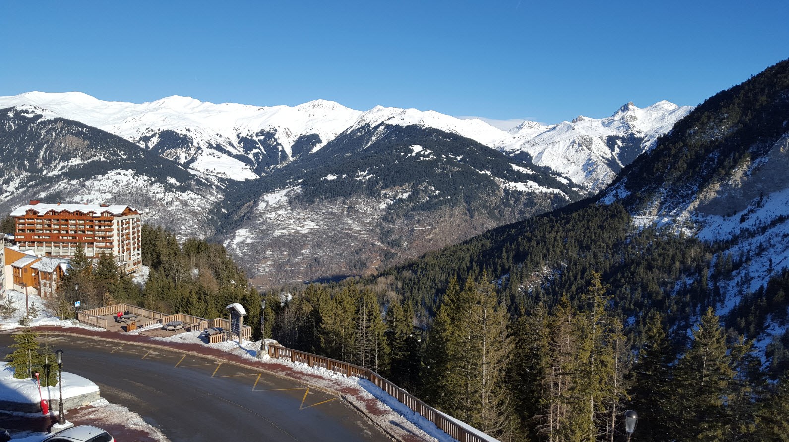 Vue dégagée depuis une chambre du Manali Vue dégagée depuis une chambre du Manali