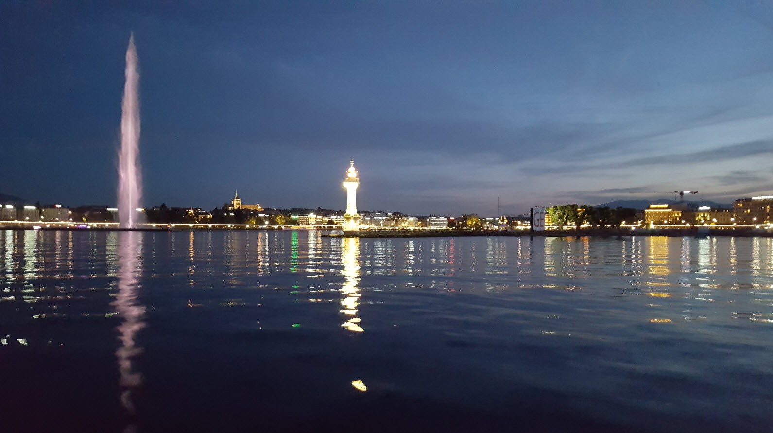Rade de Geneve de nuit Rade de Geneve de nuit
