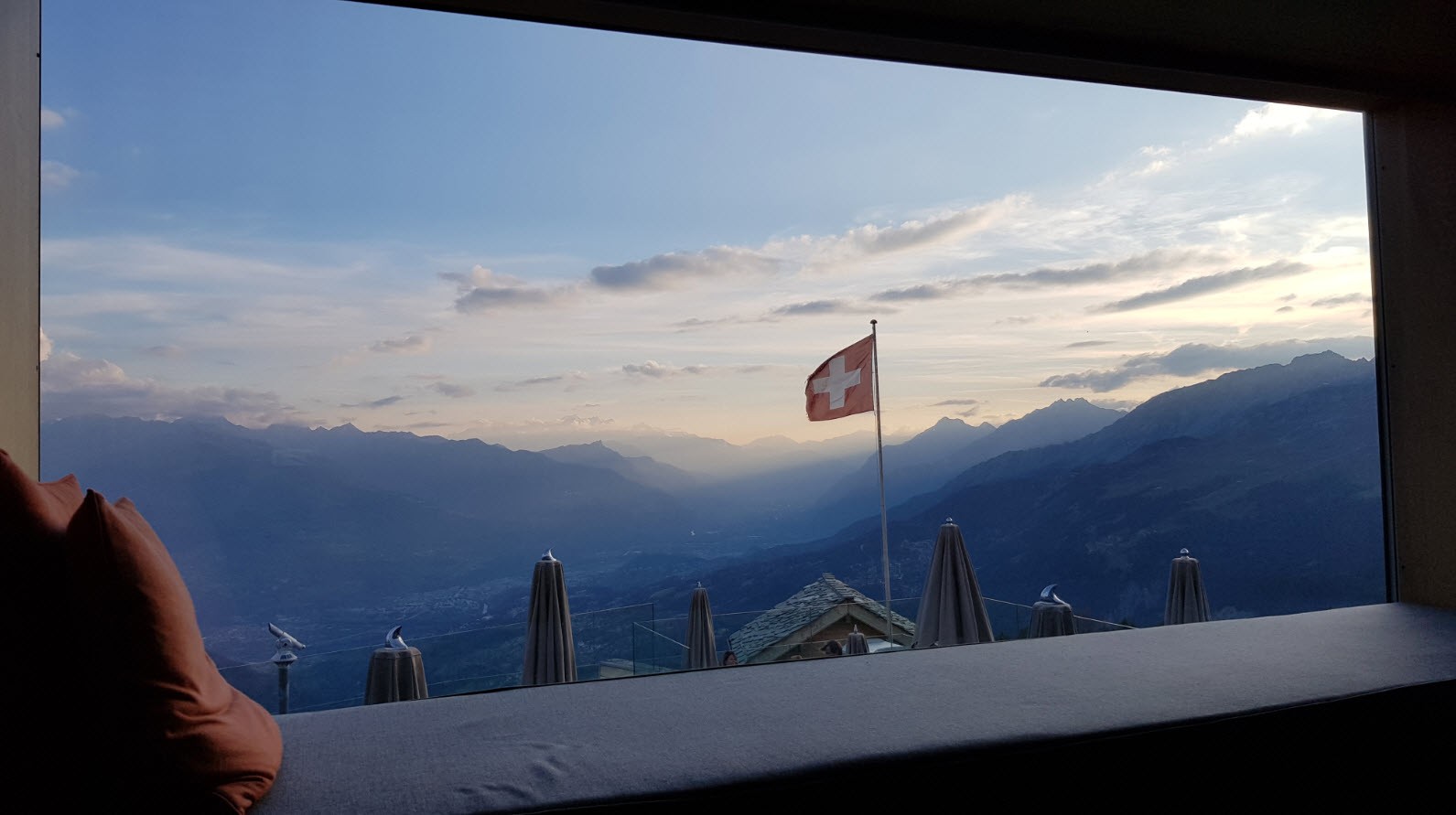 Design et vue panoramique Crans Montana Design et vue panoramique Crans Montana