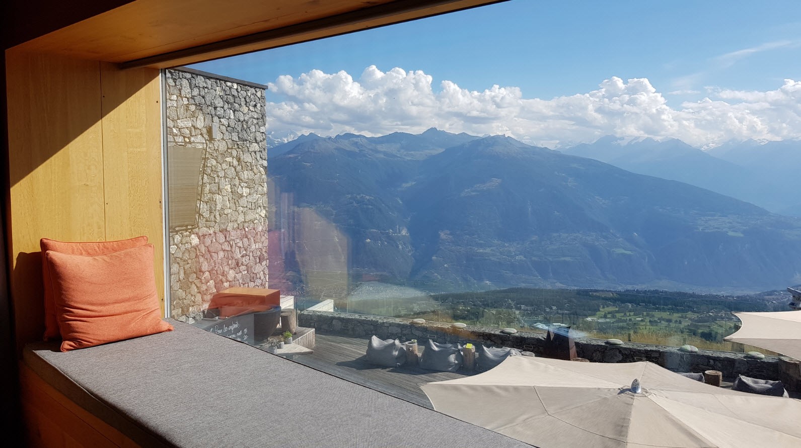 Design et vue panoramique Crans Montana Design et vue panoramique Crans Montana