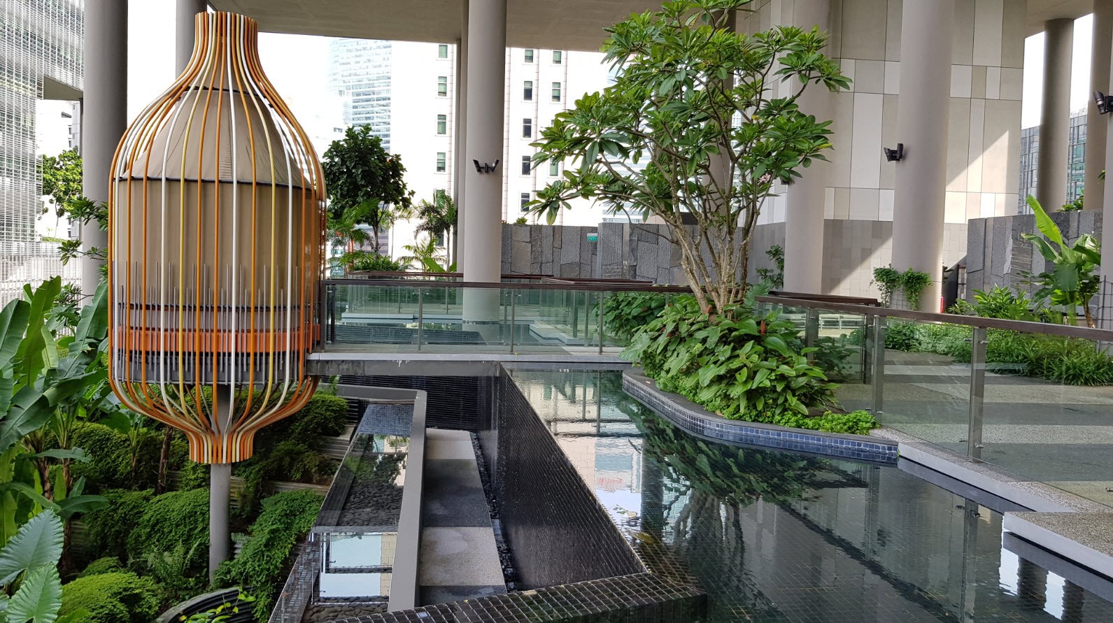 Piscine et hanging garden Piscine et hanging garden
