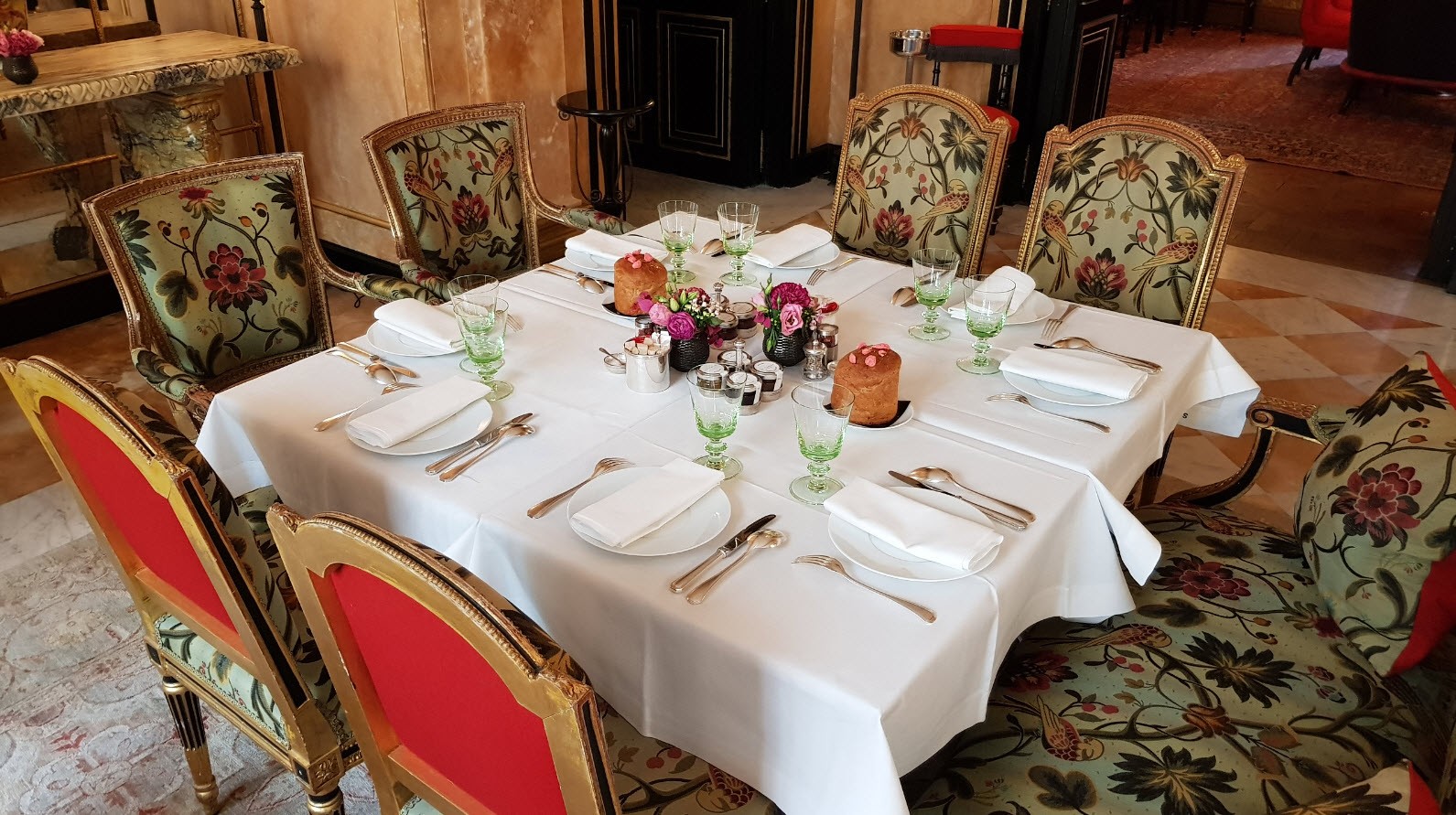 La Réserve Paris Hôtel La Réserve Paris Hôtel