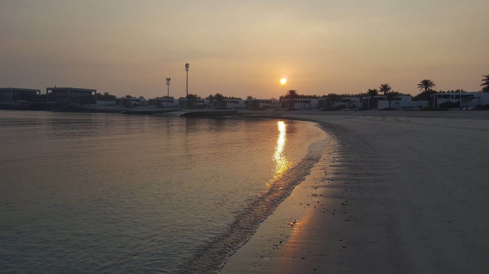 Lever de soleil sur la plage Lever de soleil sur la plage