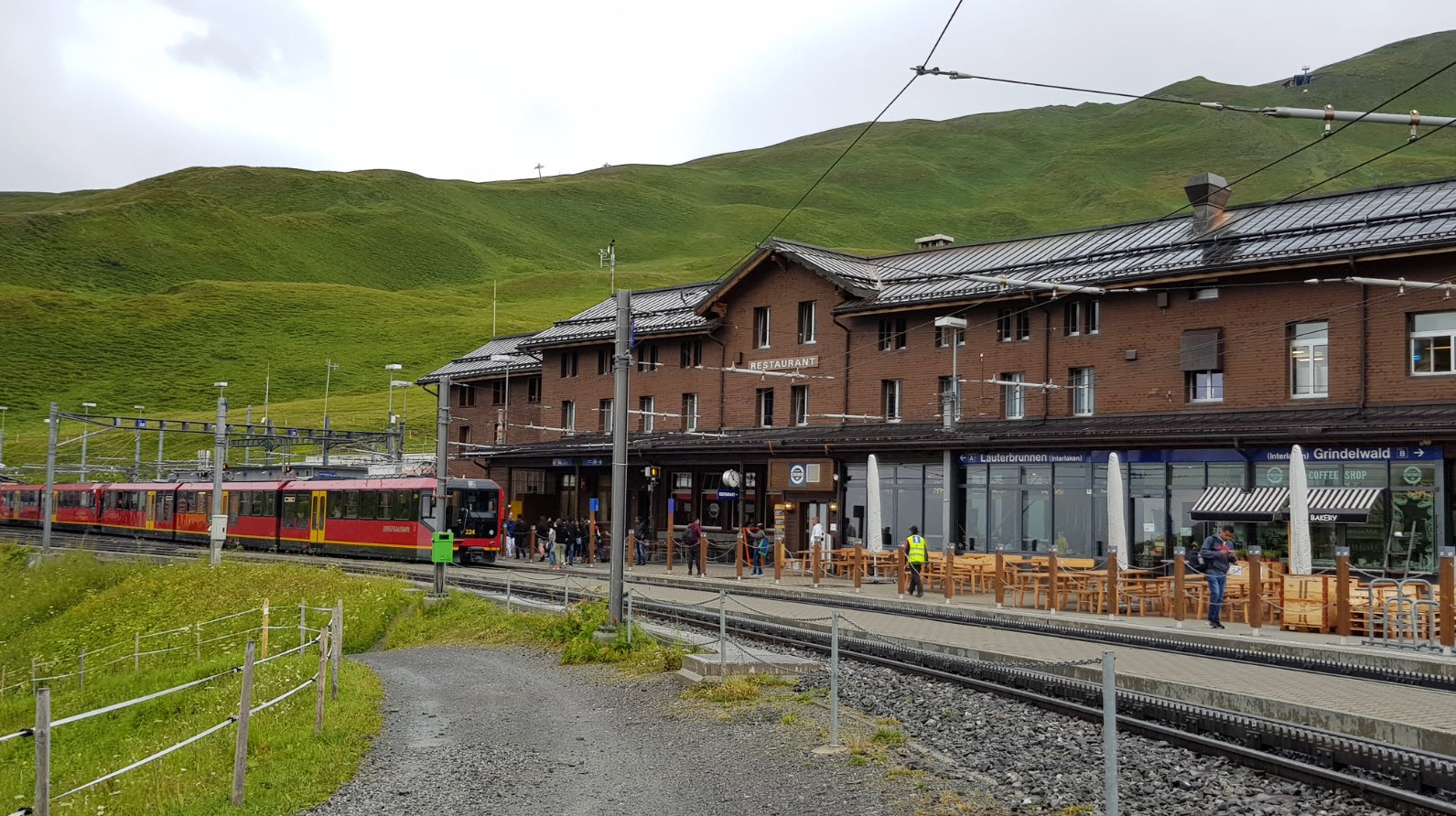 Grindelwald à Kleine Scheidegg en train Grindelwald à Kleine Scheidegg en train