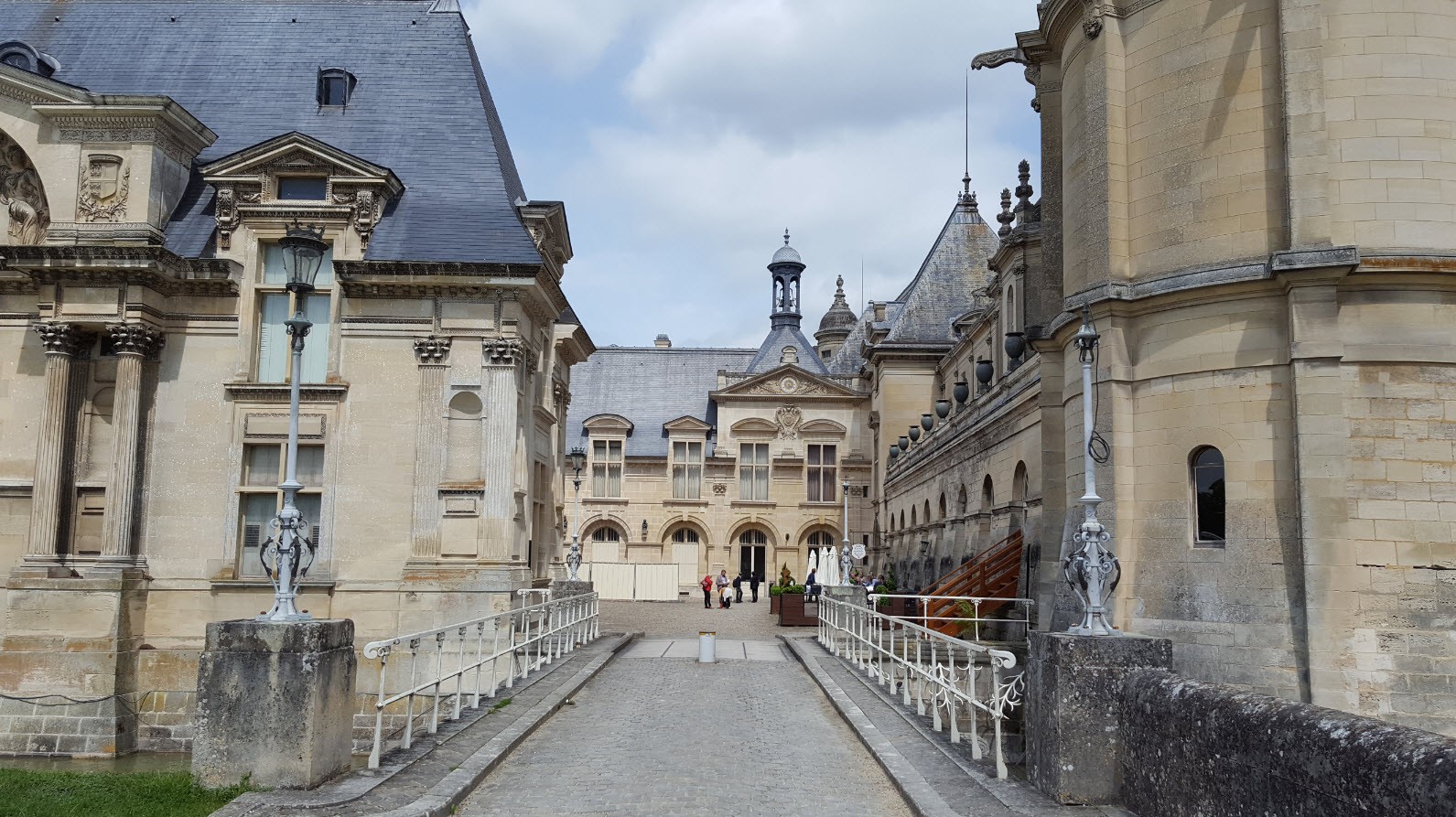 Entree dans une cour Entree dans une cour