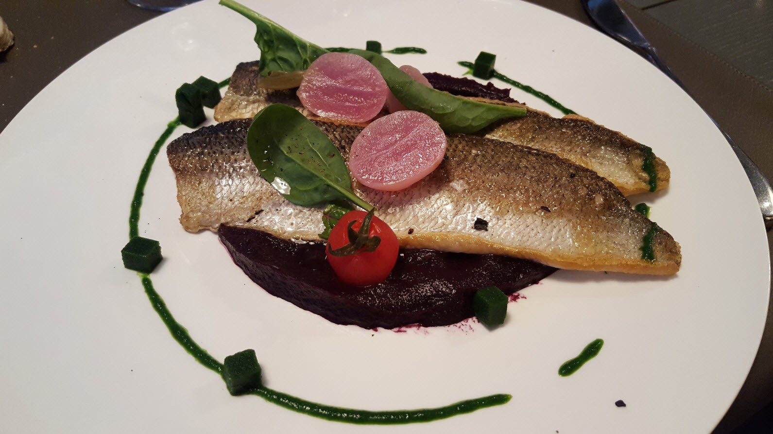 Filet de féra du Léman juste saisie à lâhuile de noisette Filet de féra du Léman juste saisie à lâhuile de noisette